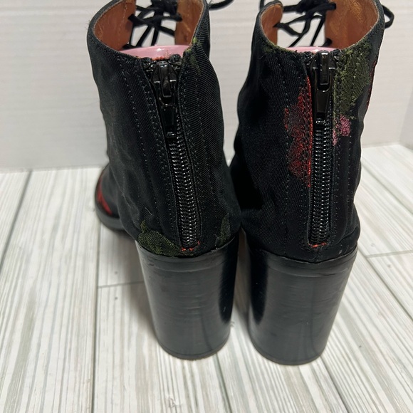 Jeffery Campbell black/red open toe tie up boots size 10 floral heels - Picture 7 of 9